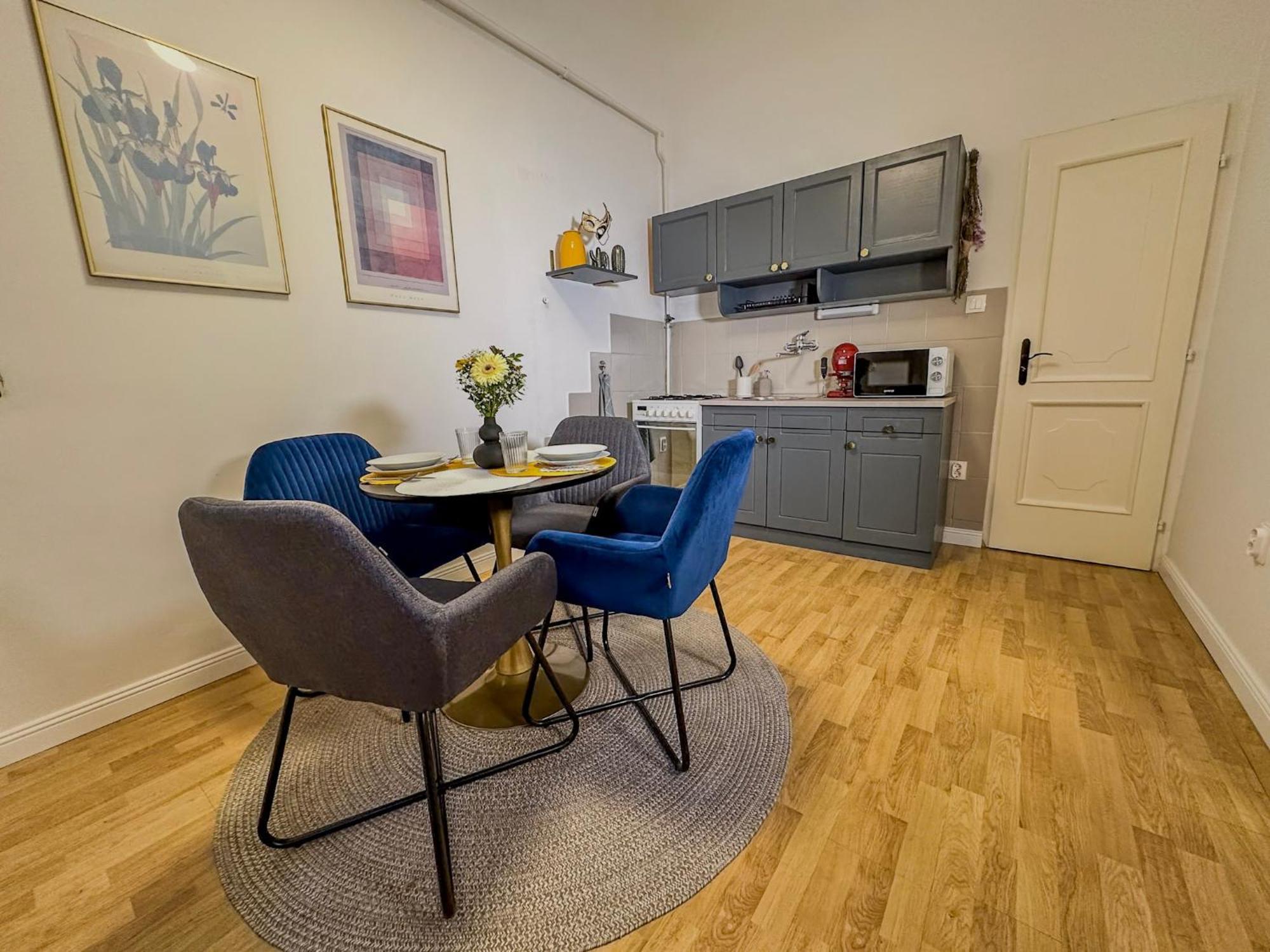 Vb - Cozy Retreat In Budapest's Heart Apartment