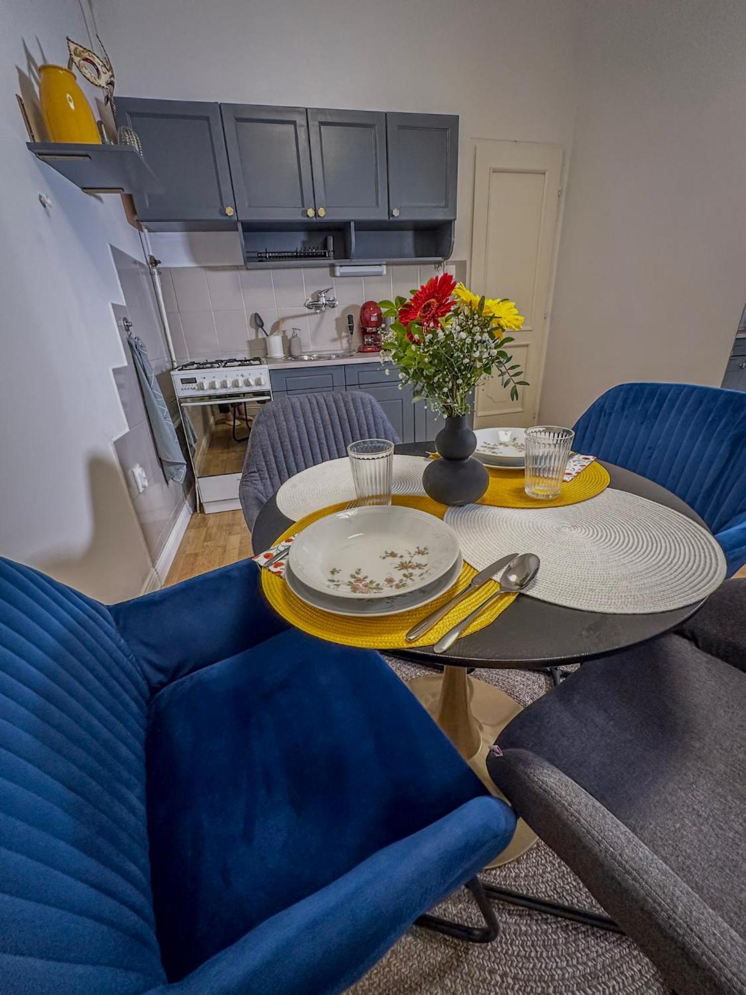 Vb - Cozy Retreat In Budapest's Heart *