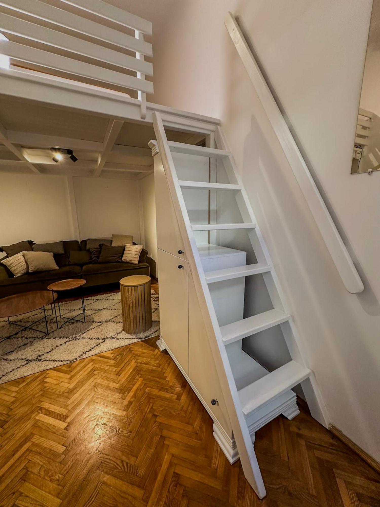 Vb - Cozy Retreat In Budapest's Heart Budapest